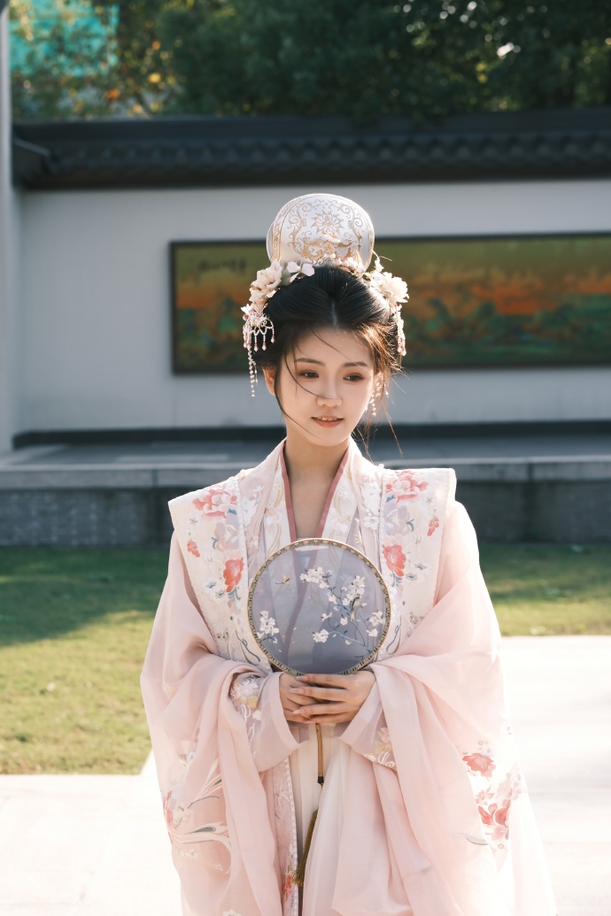 顶流歌手Jessie J宣布分手：以朋友身份共育孩子，粉丝意外